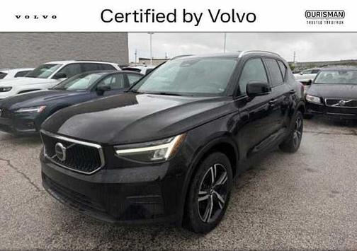 Onyx Black 2023 Volvo XC40 Core