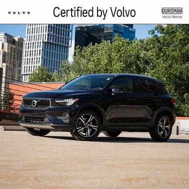 Onyx Black 2023 Volvo XC40 Core
