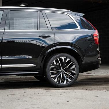 2025 Volvo XC90 Plug-In Hybrid T8 Ultra 6-Seater