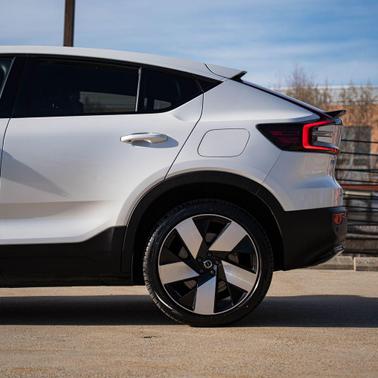 Crystal White Metallic 2023 Volvo C40 Recharge Pure Electric Twin Ultimate