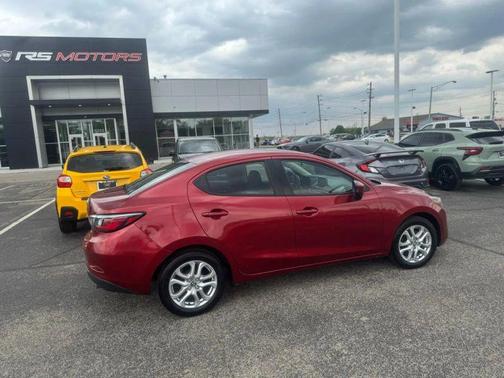 Pulse 2017 Toyota Yaris iA Base