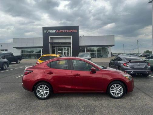 Pulse 2017 Toyota Yaris iA Base