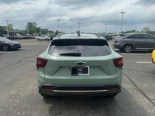 Cacti Green 2025 Chevrolet Trax FWD ACTIV
