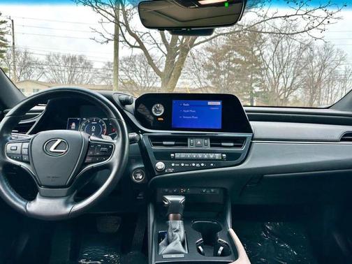 2023 Lexus ES 350 Base