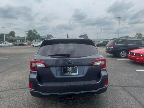 Gray 2017 Subaru Outback 3.6R Limited