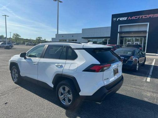 Ice Cap 2025 Toyota RAV4 XLE