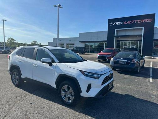Ice Cap 2025 Toyota RAV4 XLE