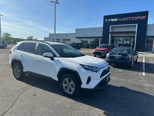 Ice Cap 2025 Toyota RAV4 XLE