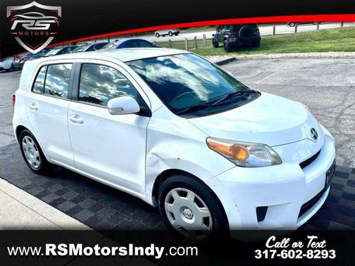 2013 Scion xD 5-Door Hatchback 4-Spd AT