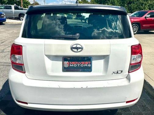 2013 Scion xD 5-Door Hatchback 4-Spd AT