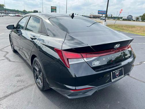 2022 Hyundai ELANTRA SEL