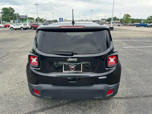 Black Clearcoat 2021 Jeep Renegade Latitude
