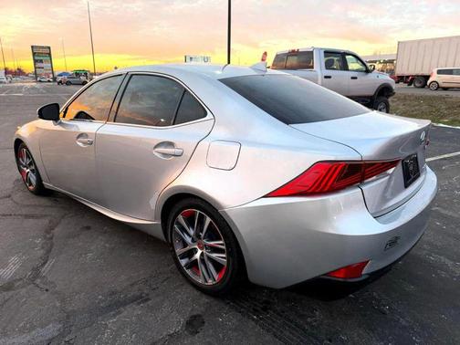 2018 Lexus IS 300 Base