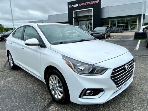 Frost White Pearl 2022 Hyundai Accent SEL