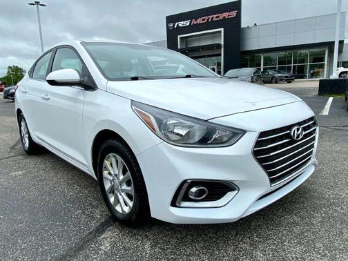 Frost White Pearl 2022 Hyundai Accent SEL