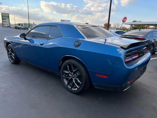 2022 Dodge Challenger SXT