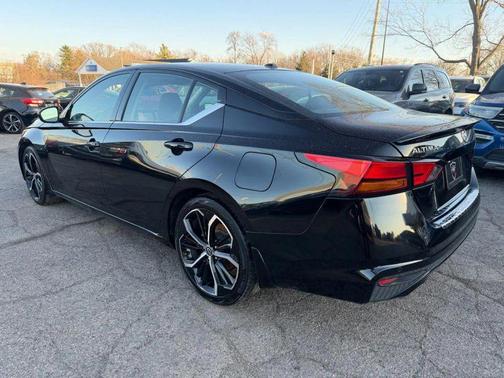 2023 Nissan Altima SR FWD