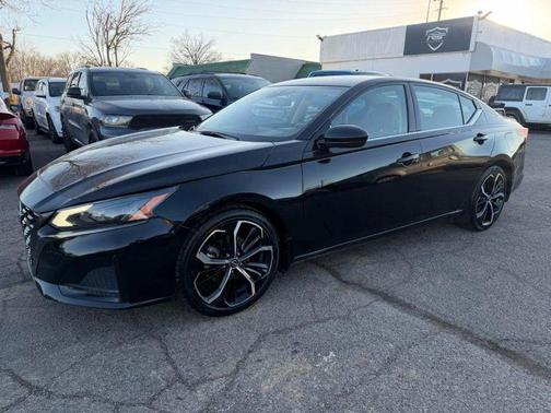 2023 Nissan Altima SR FWD