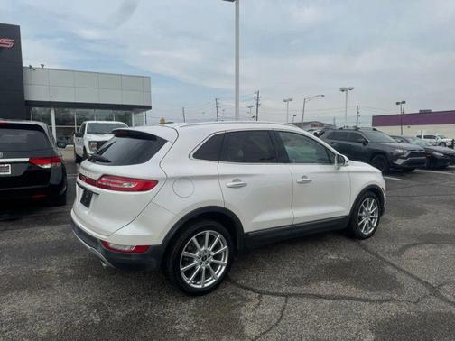 White Platinum Tri-Coat 2019 Lincoln MKC Reserve
