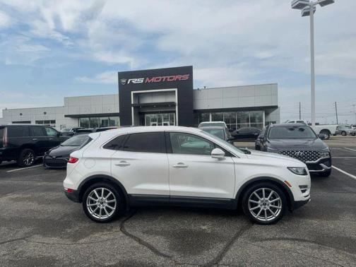 White Platinum Tri-Coat 2019 Lincoln MKC Reserve