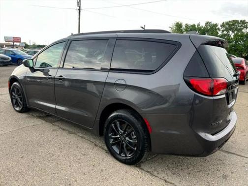 2020 Chrysler Pacifica L