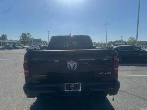 Diamond Black Crystal Pearlcoat 2019 RAM 1500 Big Horn