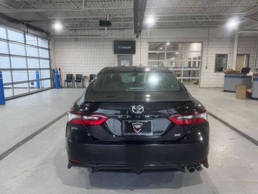 Midnight Black Metallic 2022 Toyota Camry SE
