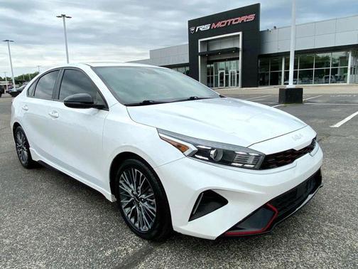 Snow White Pearl 2022 Kia Forte GT-Line