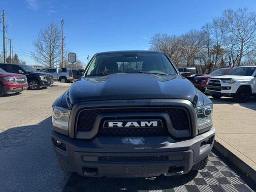 Diamond Black Crystal Pearlcoat 2019 RAM 1500 Tradesman
