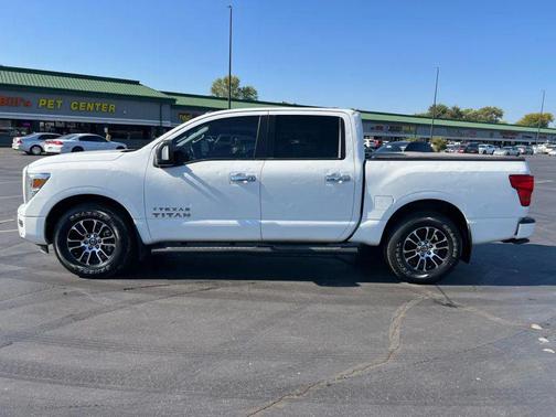 2021 Nissan Titan SV