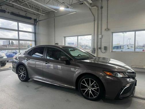 Predawn Gray Mica 2023 Toyota Camry SE