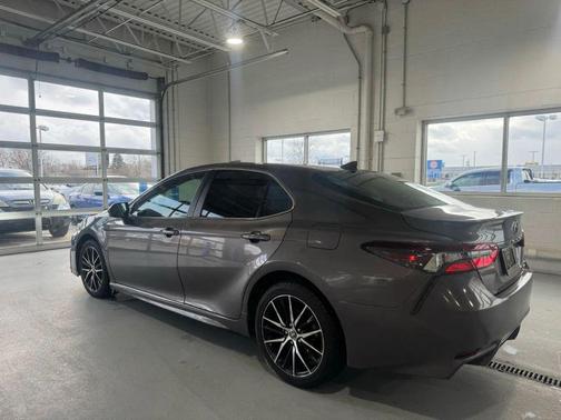 Predawn Gray Mica 2023 Toyota Camry SE