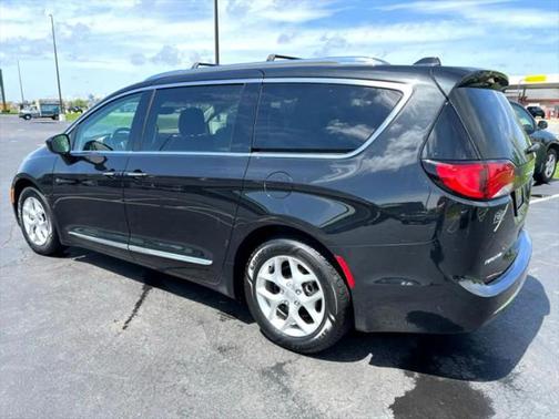 2018 Chrysler Pacifica Touring-L