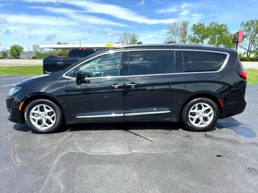 2018 Chrysler Pacifica Touring-L