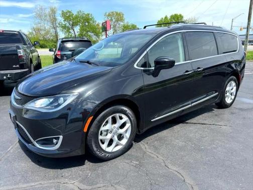 2018 Chrysler Pacifica Touring-L