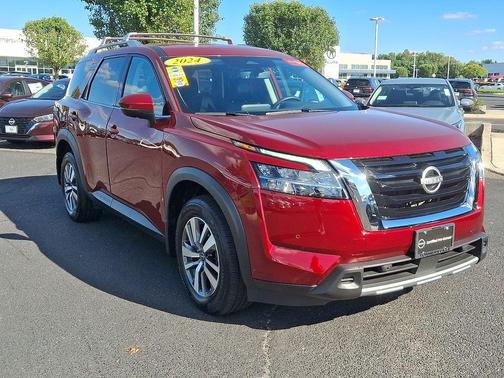 2024 Nissan Pathfinder SL