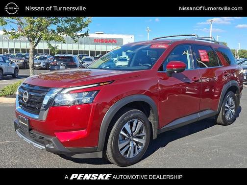 2024 Nissan Pathfinder SL