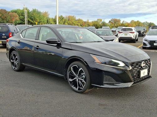 2025 Nissan Altima SR