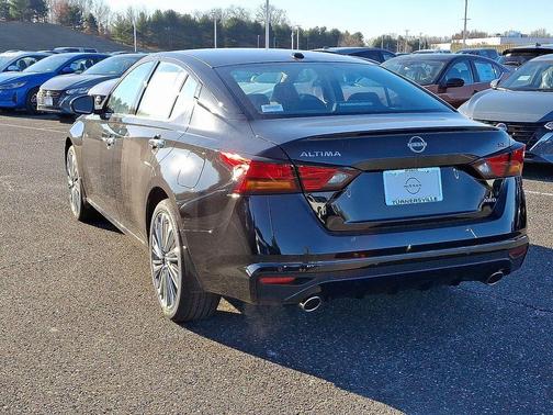2025 Nissan Altima SL