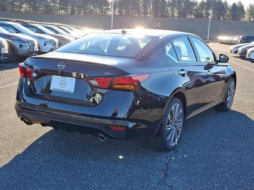 2025 Nissan Altima SL