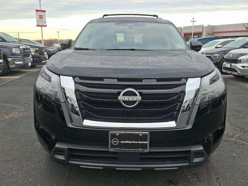 2023 Nissan Pathfinder SV