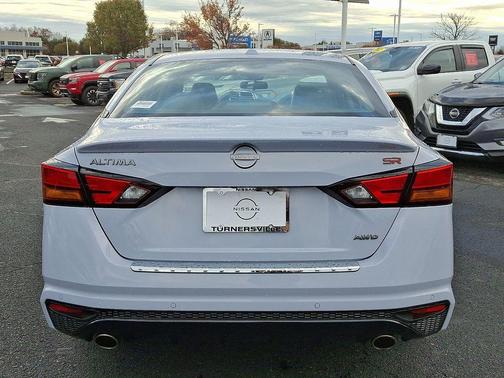 2023 Nissan Altima 2.5 SR