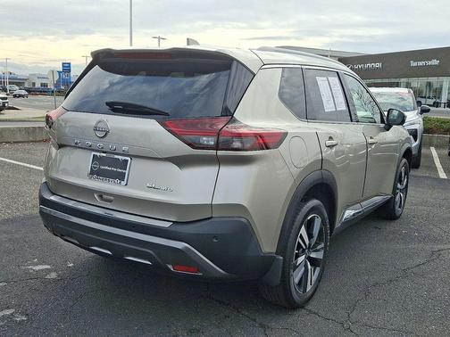 2022 Nissan Rogue SL