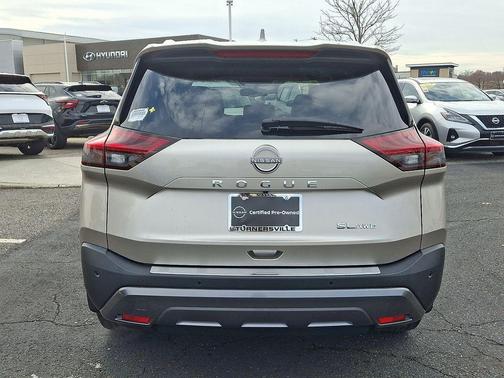 2022 Nissan Rogue SL