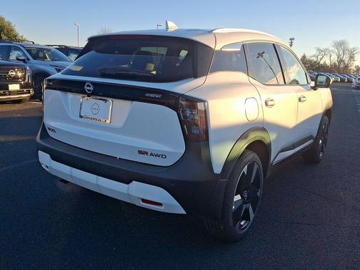 2025 Nissan Kicks SR