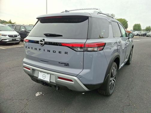 2025 Nissan Pathfinder Platinum