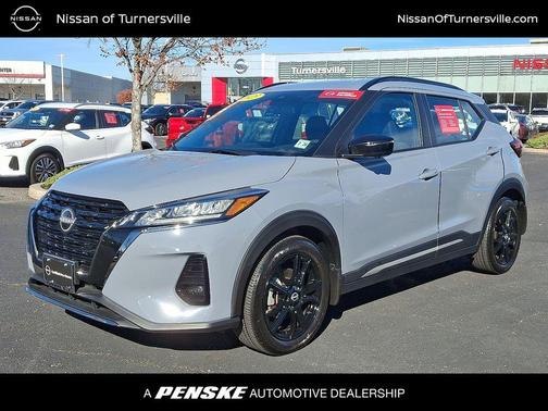 2023 Nissan Kicks SR