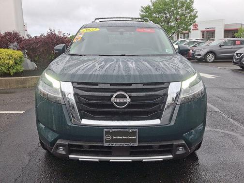 2022 Nissan Pathfinder SL