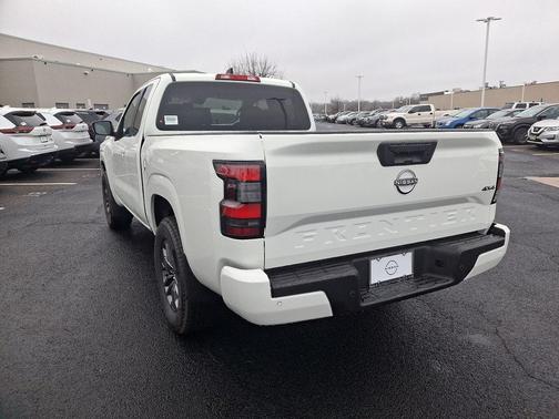 2025 Nissan Frontier SV