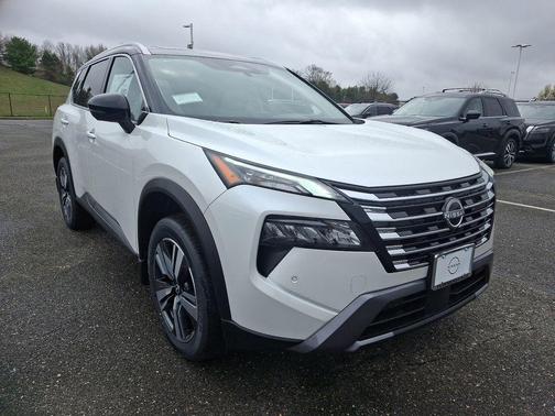 2025 Nissan Rogue SL